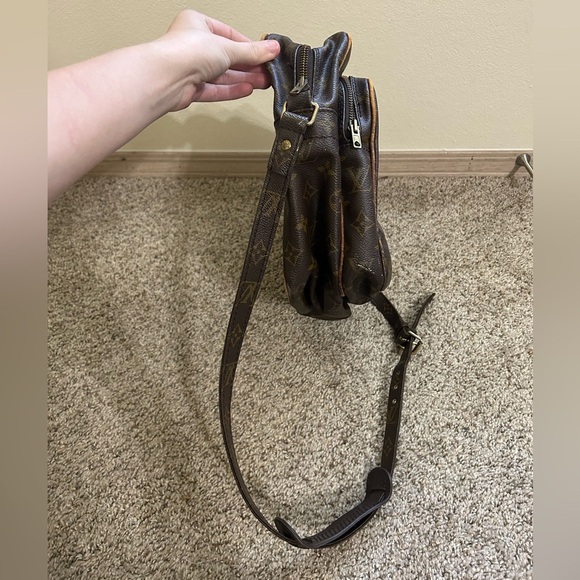 Vintage Louis Vuitton Brown Messenger Bag Monogram Design Coated Canvas Leather - Picture 3 of 16